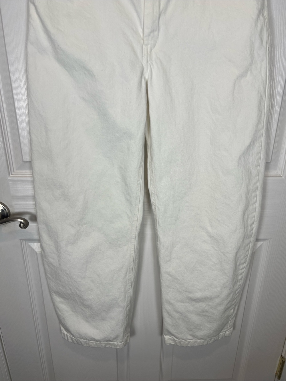 Zara women’s white cotton barrel leg denim
Jeans size 8 - Picture 6 of 9